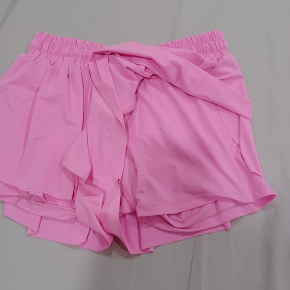 Pink butterfly shorts - Picture 2 of 3